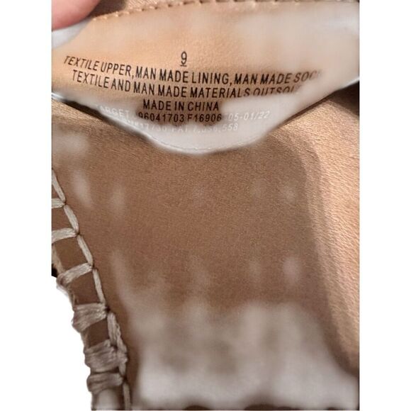 Universal Threads Platform sandal sz 9 rafia /white/tan grey - Picture 2 of 6